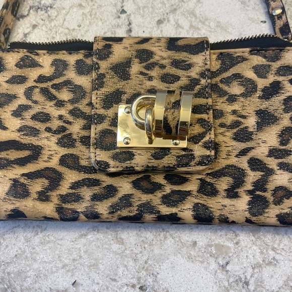 Animal Print‎ wristlet - Picture 2 of 7